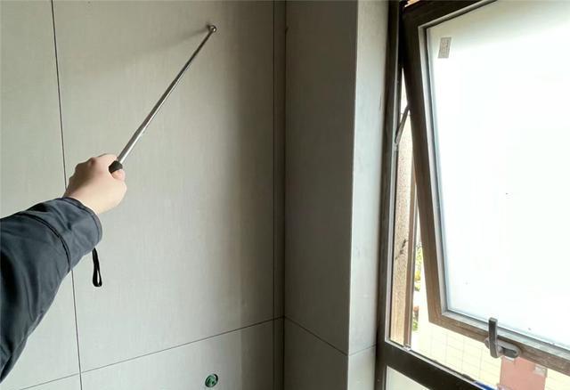 瓷砖师傅说瓷砖太硬不好怎么办呀(瓷砖师傅说瓷砖太硬不好怎么办呀视频)